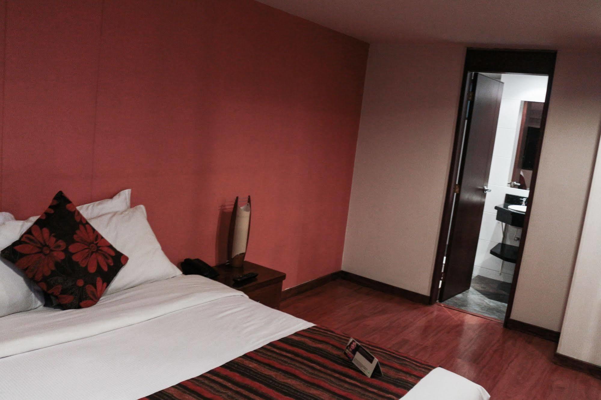 Hotel Confort 80 Zona Rosa Bogota Buitenkant foto